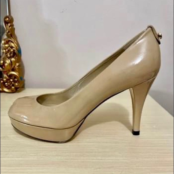 Stuart Weitzman Tan Patent Leather Peep Toe Pumps - Picture 3 of 7